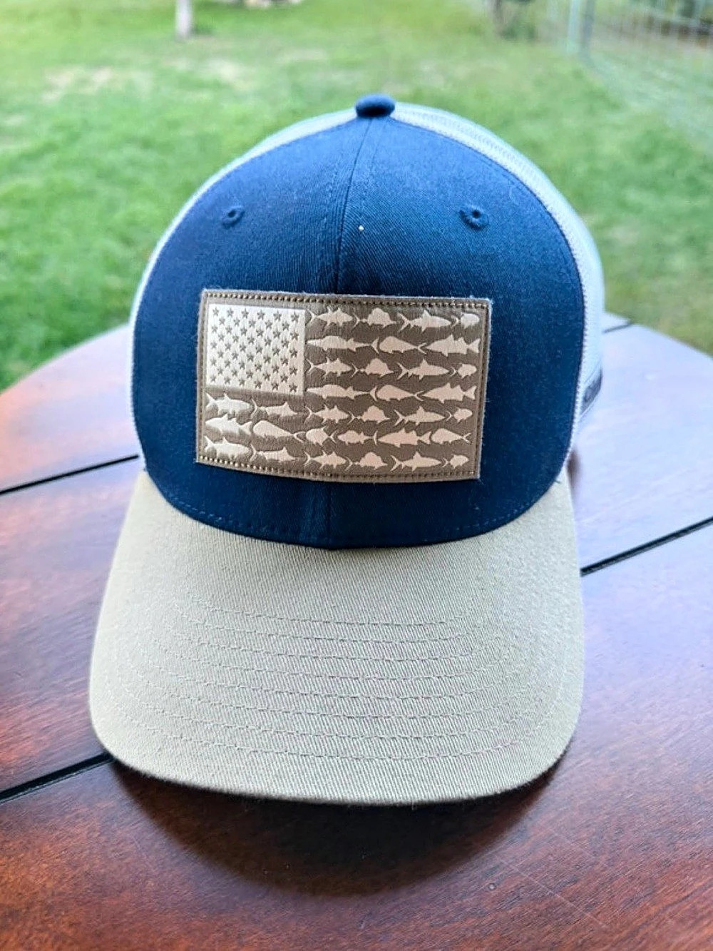 Columbia PFG Performance Fishing Gear Trucker Hat Blue & White Like New